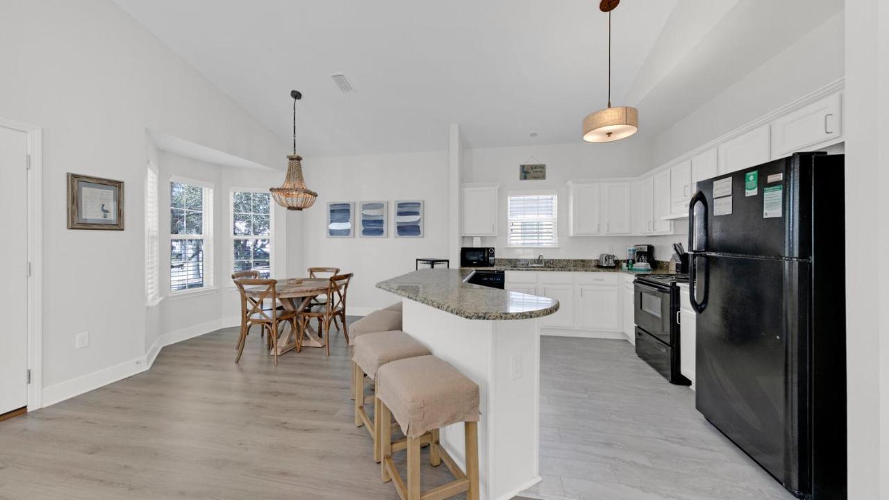 Pelican House - Newly Remodeled, Professionally Decorated, Only About 1 Mile To Seaside! شاطئ سانتا روزا المظهر الخارجي الصورة