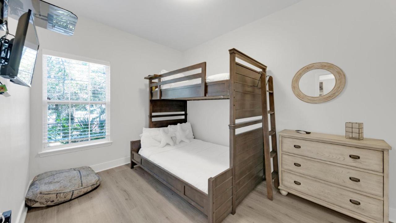 Pelican House - Newly Remodeled, Professionally Decorated, Only About 1 Mile To Seaside! شاطئ سانتا روزا المظهر الخارجي الصورة